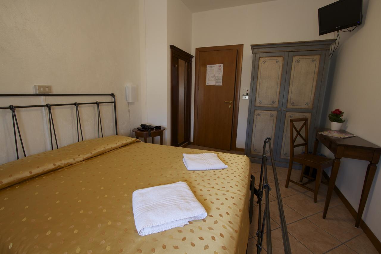 Albergo Tavernetta Castelnuovo del Garda Zewnętrze zdjęcie