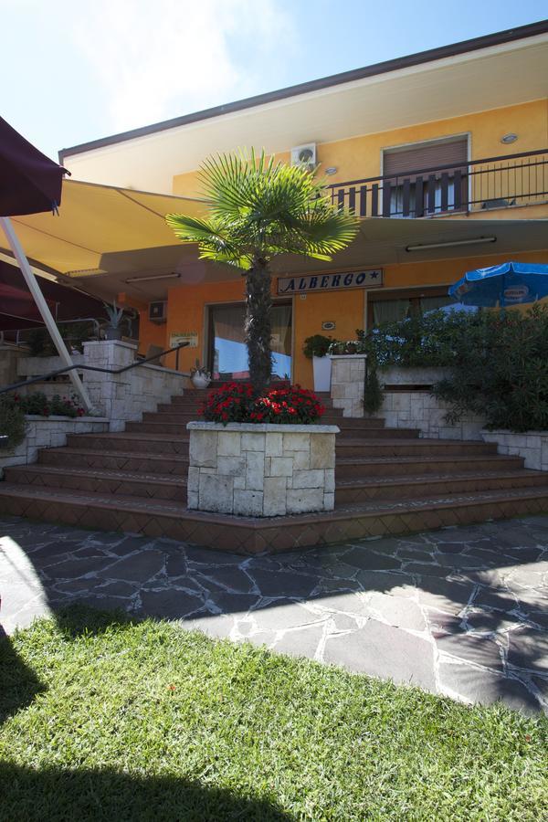Albergo Tavernetta Castelnuovo del Garda Zewnętrze zdjęcie